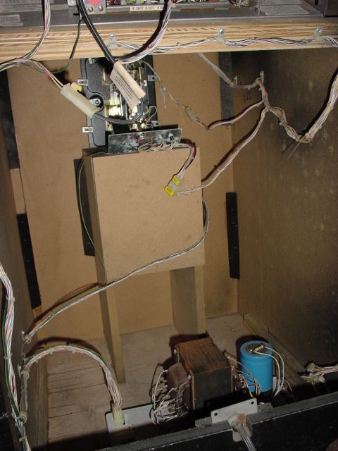 inside.jpg - 51193 Bytes